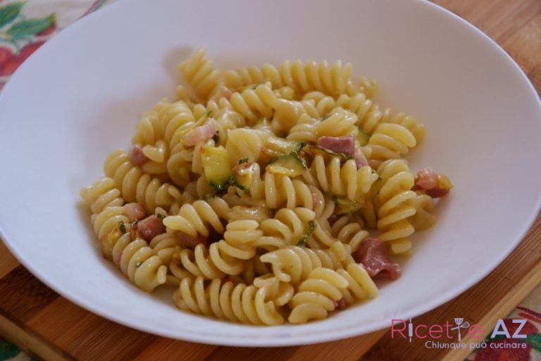 Pasta zucchine e pancetta