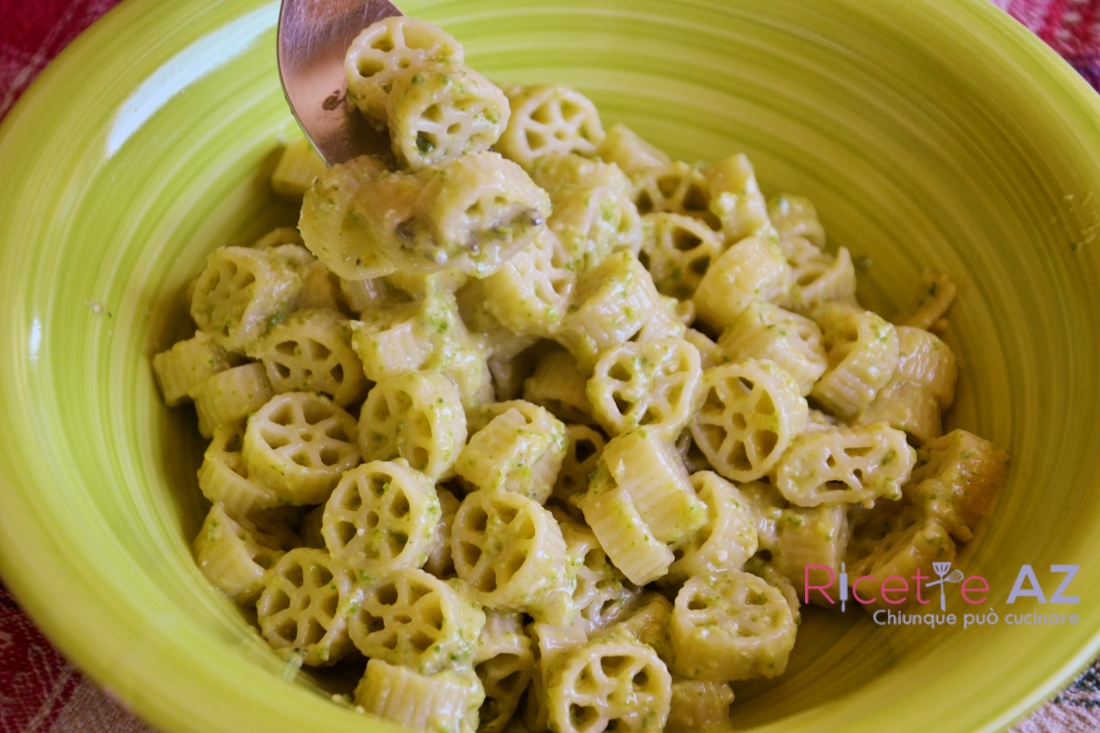 pasta al pesto di zucchine ricetta
