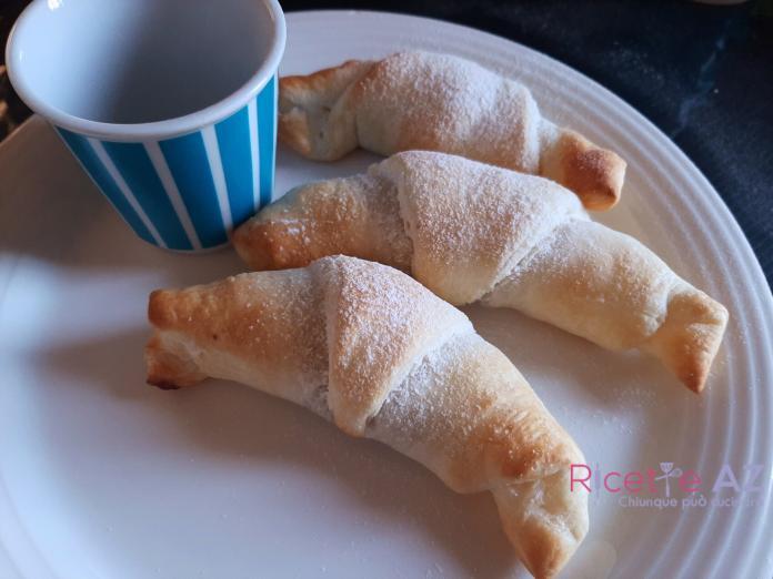 Ricetta dei cornetti alla nutella fatti in casa